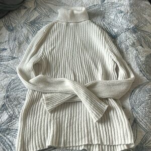 White express turtleneck